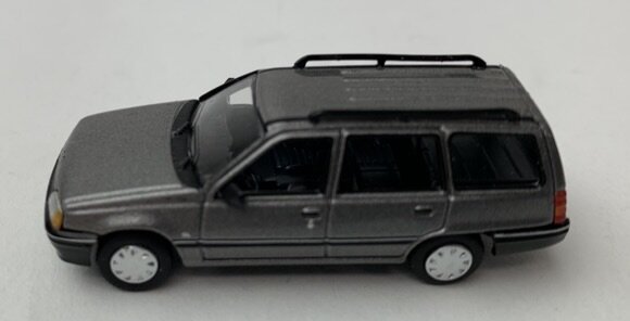 Premium Classixxs 1:87 Opel Kadett E Caravan 1989 grijs