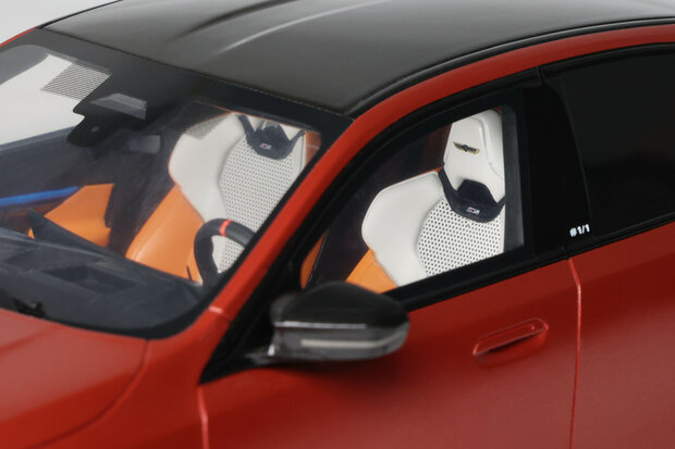 GT Spirit 1:18 BMW M5 Peable Beach orange. Levering 12-2025