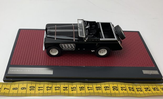 Matrix 1:43 Land Rover 109 Bell Aurens longnose open zwart. Individueel genummerd - Limited 100 pcs