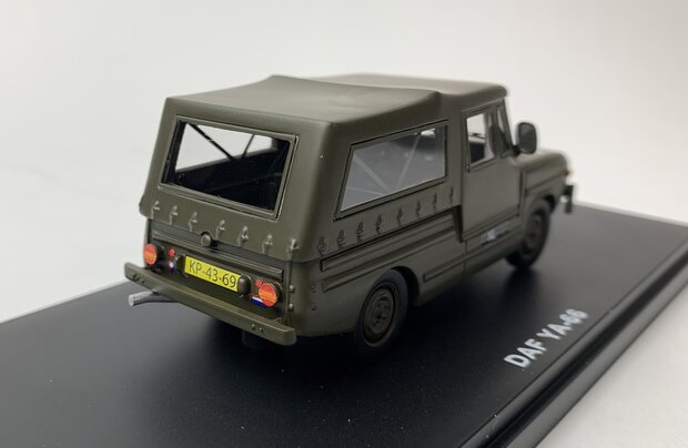 Golden Oldies 1:43 Daf YA-66 dicht legergroen resin model
