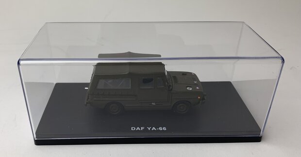 Golden Oldies 1:43 Daf YA-66 dicht legergroen resin model
