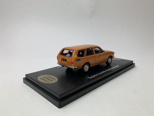 Golden Oldies 1:43 Toyota Corolla Stationwagon oranje  - resin model - Limited 100 pcs