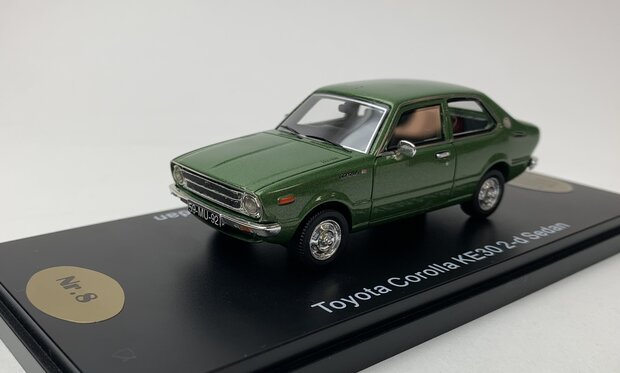Golden Oldies 1:43 Toyota Corolla KE30 2-d Sedan groen  - resin model - Limited 100 pcs
