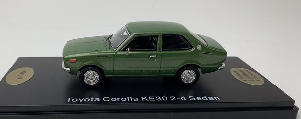 Golden Oldies 1:43 Toyota Corolla KE30 2-d Sedan groen  - resin model - Limited 100 pcs