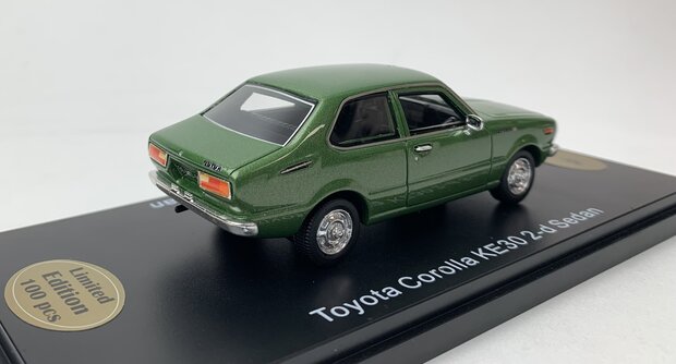 Golden Oldies 1:43 Toyota Corolla KE30 2-d Sedan groen  - resin model - Limited 100 pcs