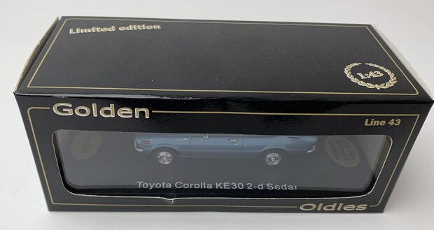 Golden Oldies 1:43 Toyota Corolla KE30 2-d Sedan blauw  - resin model - Limited 100 pcs