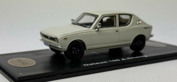 Golden Oldies 1:43 Datsun 100 A Cherry wit resin model - Limited 100 pcs