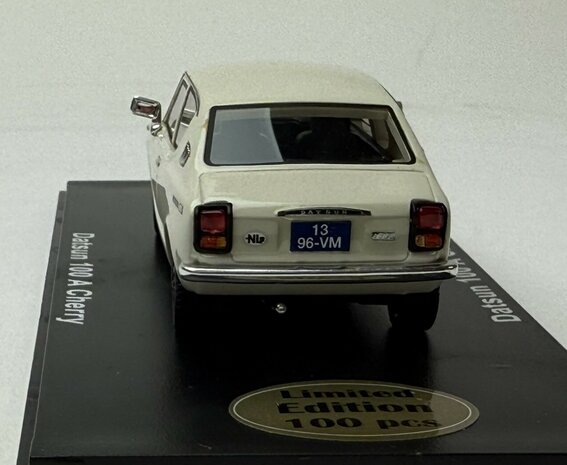 Golden Oldies 1:43 Datsun 100 A Cherry wit resin model - Limited 100 pcs