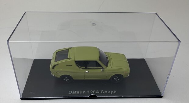 Golden Oldies 1:43 Datsun 120A Coupe geel resin model - Limite