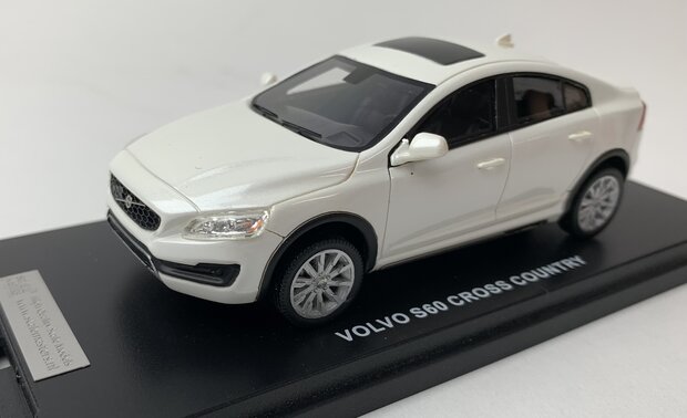 Scale Master 1:43  Volvo S60 Cross Country wit - resin model