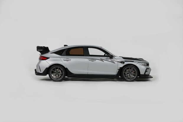 Otto Mobile 1:18 Honda Civic Type R Mugen Group B Mate silver 2024. Levering 12-2025