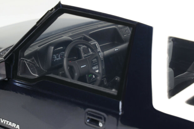 Otto Mobile 1:18 Suzuki Vitara Cabrio JLX Deep Blue Pearl Metallic 1994. Levering 09-2025