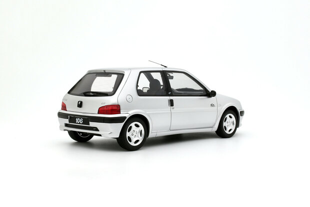 Otto Mobile 1:18 Peugeot 106 Quiksilver Gris Quartz 2000. Levering 10-2025