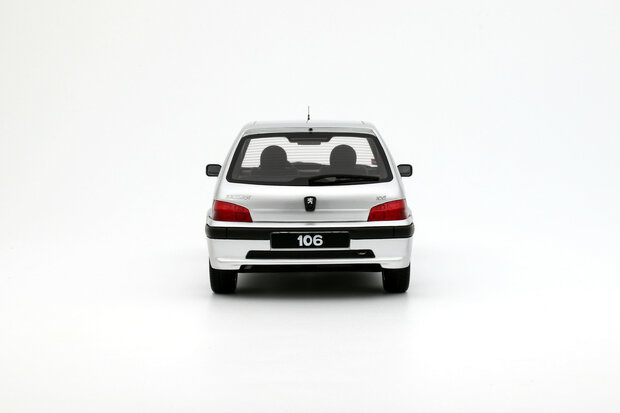 Otto Mobile 1:18 Peugeot 106 Quiksilver Gris Quartz 2000. Levering 10-2025