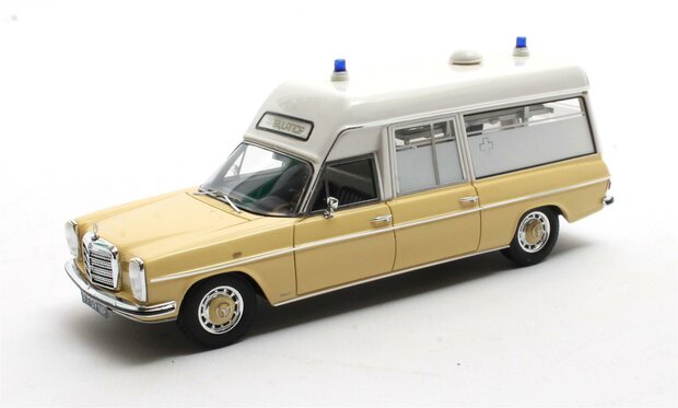 Matrix 1:43 Mercedes Benz V114 Visser ambulance Westerbaan Dedemsvaart '68-'73. Verwacht Q3