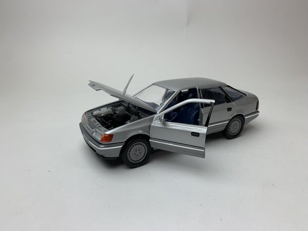 Schabak 1:24  Ford Scorpio zilver