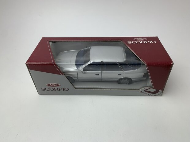 Schabak 1:24  Ford Scorpio zilver