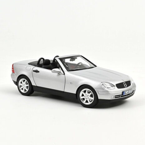 Norev 1:18 Mercedes Benz SLK 1996 Brillant Silver 2024. Levering 09-2025