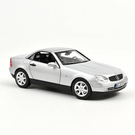Norev 1:18 Mercedes Benz SLK 1996 Brillant Silver 2024. Levering 09-2025
