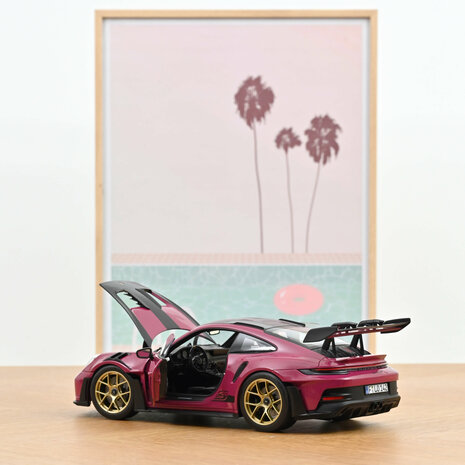 Norev 1:18 Porsche 911 GT3 RS w/Weissach Pack 2022 Ruby Star. Levering 09-2025