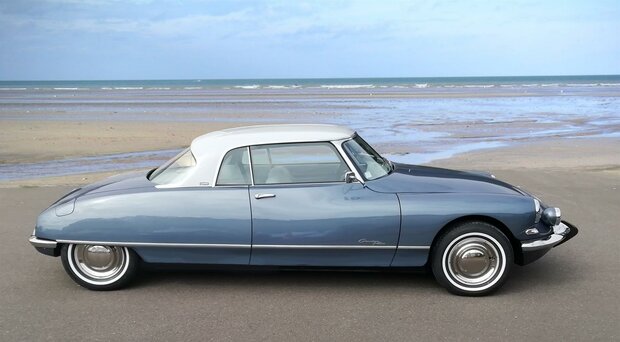 Matrix 1:43 Citroen DS21 Grand Palais Coupe blauw metallic. Verwacht Q3-2025