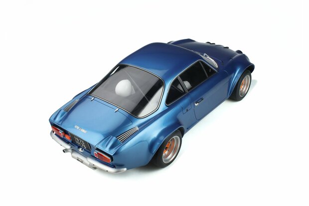 GT Spirit 1:8 Renault - Alpine A110 1800 Groupe 4 blue 1973 incl showcase. Levvering 02-2026