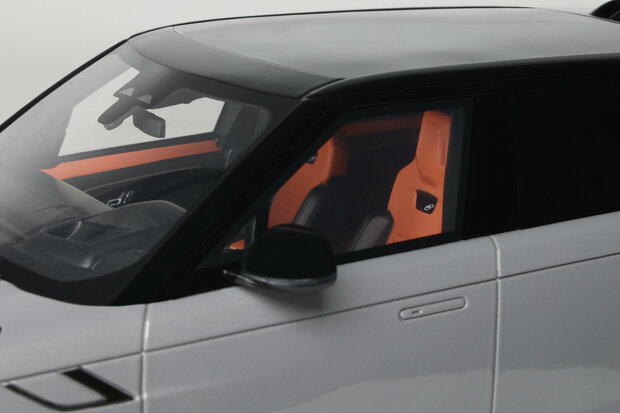 GT Spirit 1:18 Range Rover Sport SV Edition Two grey 2024. Levering 02-2026
