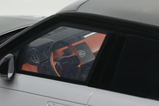 GT Spirit 1:18 Range Rover Sport SV Edition Two grey 2024. Levering 02-2026