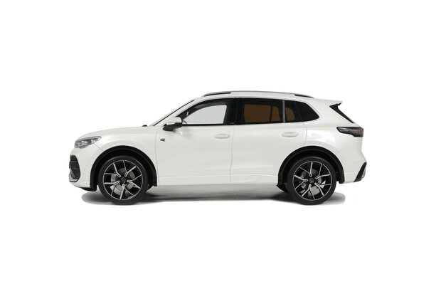 Otto Mobile 1:18 Volkswagen Tiguan E TSI R-Line Oryx white Pearl L0K1 2024. Levering 01-2026