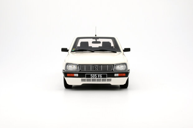 Otto Mobile 1:18 Peugeot 505 V6 Blance Meije 1989 wit
