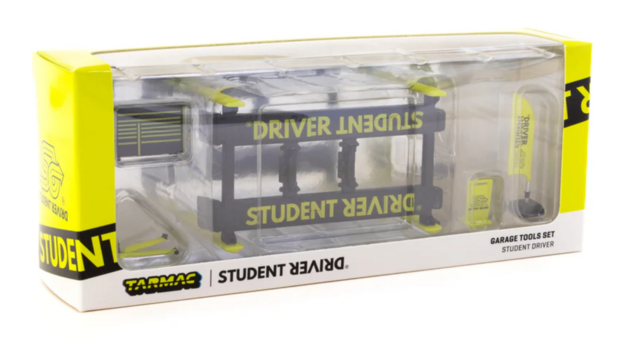 Tarmac 1:64 Garage Tools set Student Driver- PARTS64, excl. auto