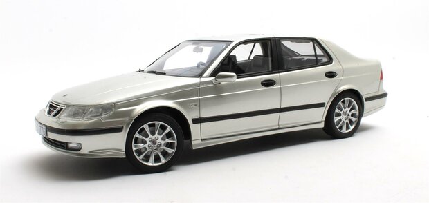 Cult Models 1:18 Saab 9-5 Turbo Aero silver metallic 1998