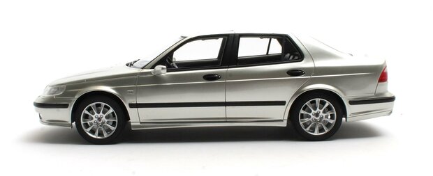 Cult Models 1:18 Saab 9-5 Turbo Aero silver metallic 1998