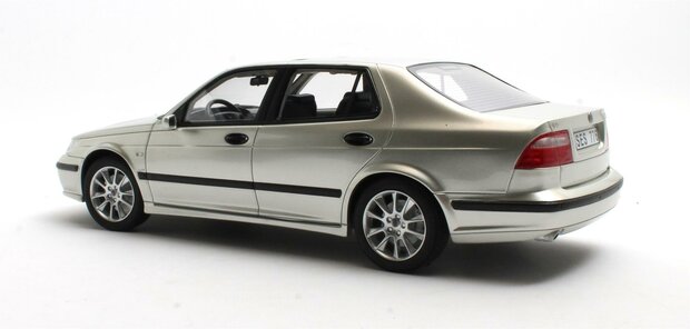 Cult Models 1:18 Saab 9-5 Turbo Aero silver metallic 1998