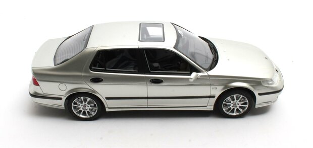 Cult Models 1:18 Saab 9-5 Turbo Aero silver metallic 1998
