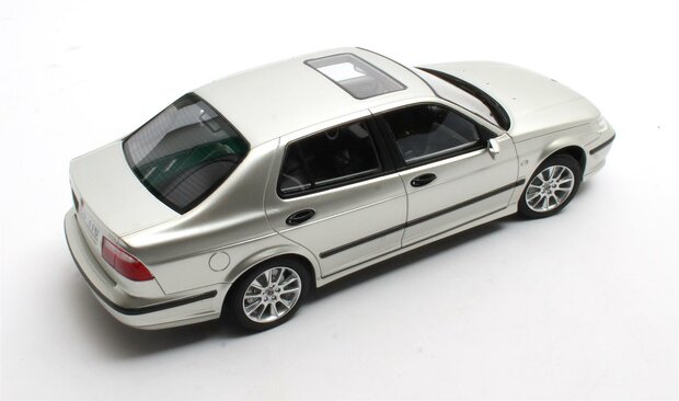 Cult Models 1:18 Saab 9-5 Turbo Aero silver metallic 1998