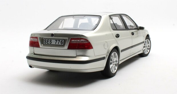 Cult Models 1:18 Saab 9-5 Turbo Aero silver metallic 1998