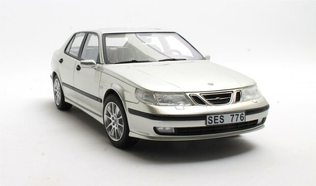 Cult Models 1:18 Saab 9-5 Turbo Aero silver metallic 1998