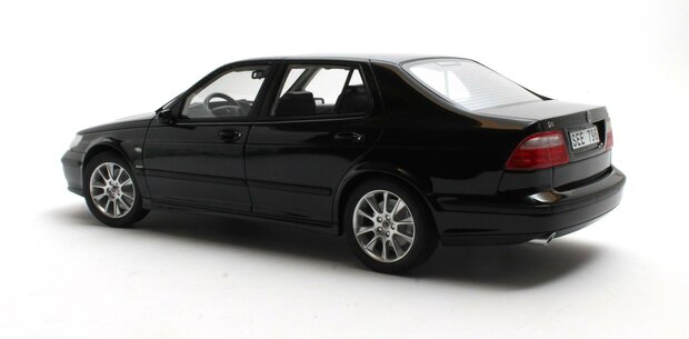 Cult Models 1:18 Saab 9-5 Turbo Aero zwart 1998