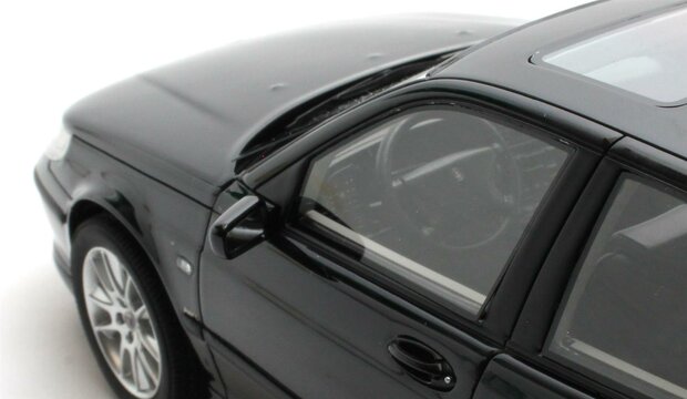 Cult Models 1:18 Saab 9-5 Turbo Aero zwart 1998
