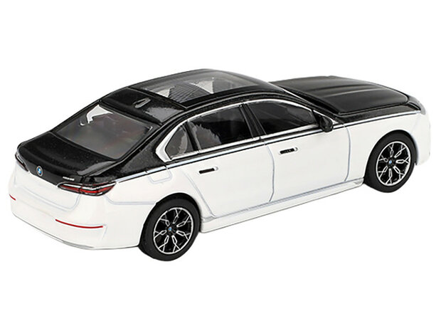 Mini GT 1:64 BMW i7 xDrive60 Dravit Alpine White and Black Sapphire LHD