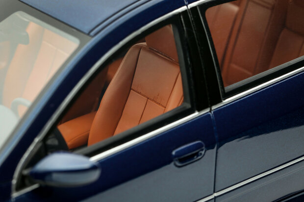 Otto Mobile 1:18 Peugeot 607 3.0 V6 Phase 2 Blue Montebello 2008. Levering 11-2025