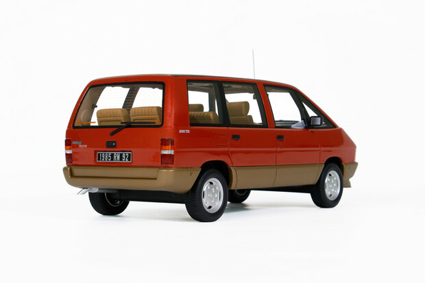 Otto Mobile 1:18 Renault Espace 2000 TSE Rouge Cornaline 1984. Levering 11-2025