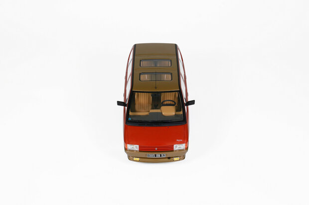 Otto Mobile 1:18 Renault Espace 2000 TSE Rouge Cornaline 1984. Levering 11-2025