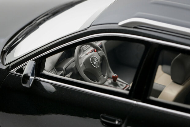 Otto Mobile 1:18 Audi A6 C6 All Road Brilliant Black 2000. Levering 12-2025