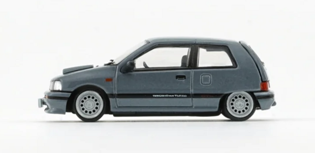 BM Creations 1:64 Daihatsu Charade 1991, 2 deurs GTti grijs