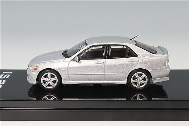 Hobby Japan 1:64 Lexus IS 200 (E10), silver 1999