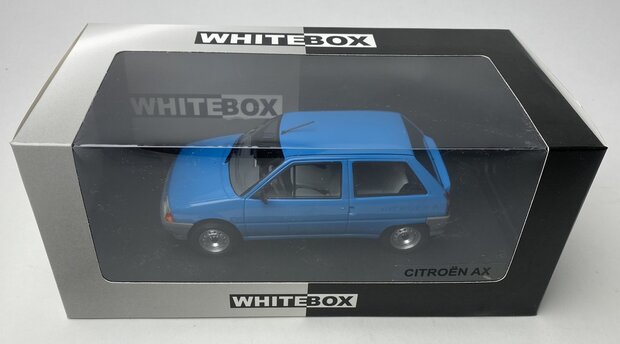 WhiteBox 1:24 Citroen AX 1986 blauw in window-box