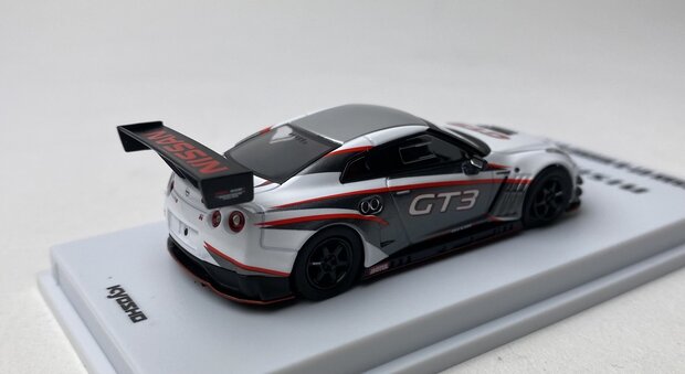 Kyosho 1:64 Nissan GT-R NISMO GT3 White Presentation (with LED)