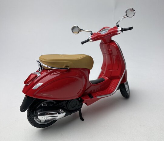 Maisto 1:12 Vespa Primavera 150 rood